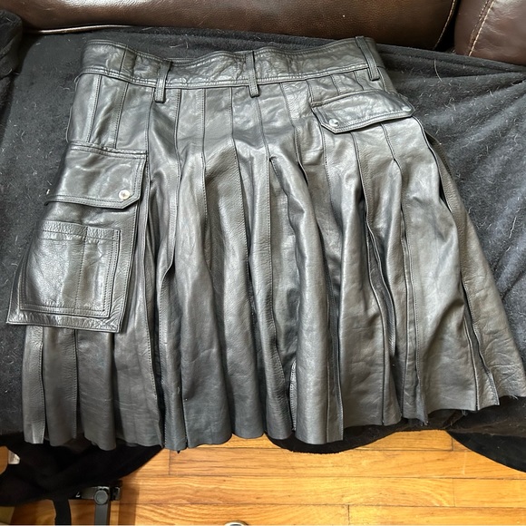 Men’s Genuine Black Leather Utility Scottish Kilt - Picture 5 of 6